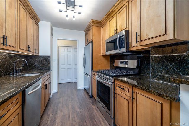 430 Shore Rd 8 H, Long Beach, NY 11561