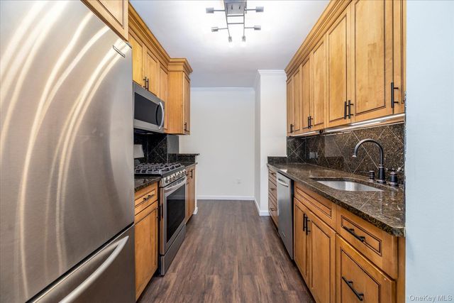 430 Shore Rd 8 H, Long Beach, NY 11561