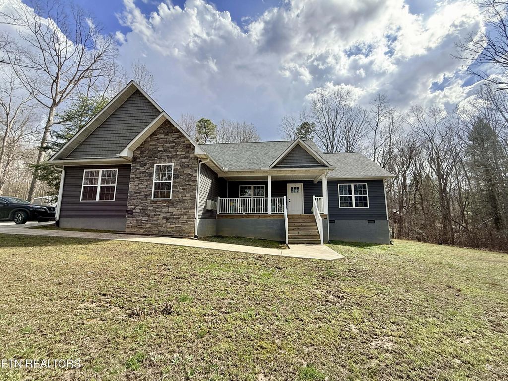 1063 Circle Drive, Jamestown, TN 38556