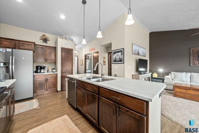 1113 N Lalley Ln Lane, Sioux Falls, SD 57107