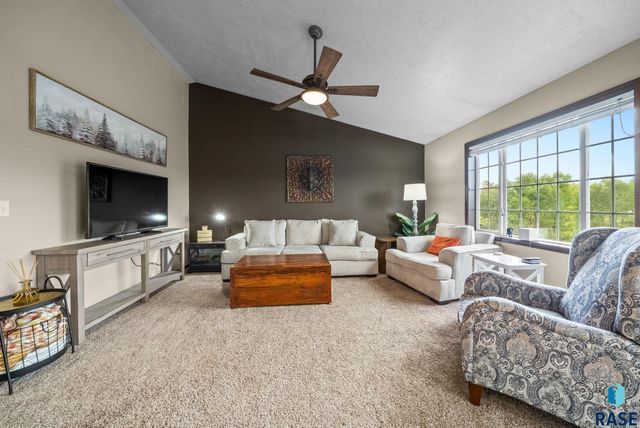 1113 N Lalley Ln Lane, Sioux Falls, SD 57107