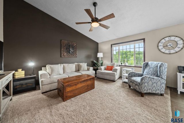 1113 N Lalley Ln Lane, Sioux Falls, SD 57107