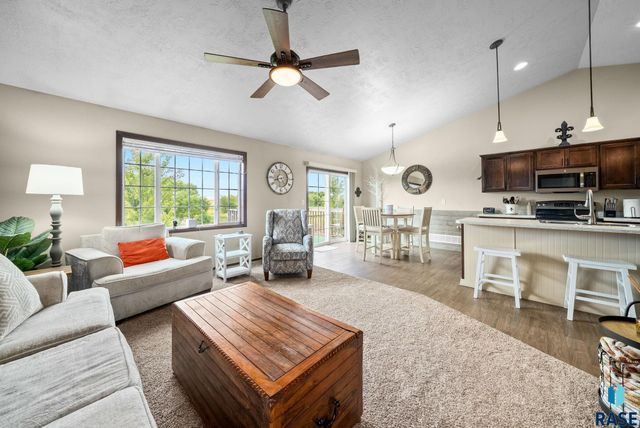 1113 N Lalley Ln Lane, Sioux Falls, SD 57107