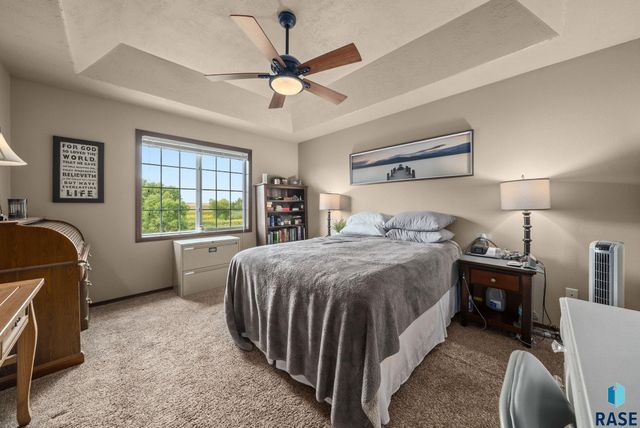 1113 N Lalley Ln Lane, Sioux Falls, SD 57107