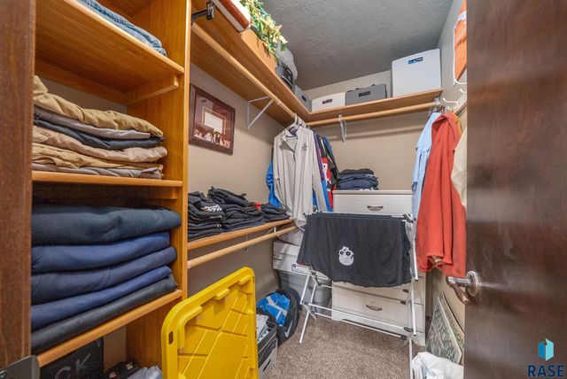 1113 N Lalley Ln Lane, Sioux Falls, SD 57107