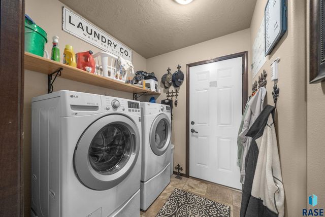 1113 N Lalley Ln Lane, Sioux Falls, SD 57107