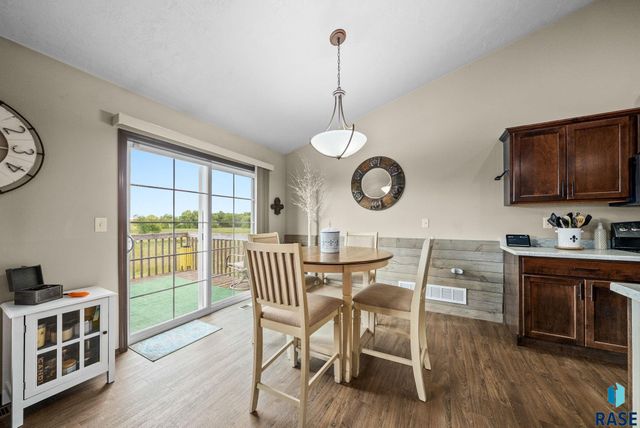 1113 N Lalley Ln Lane, Sioux Falls, SD 57107