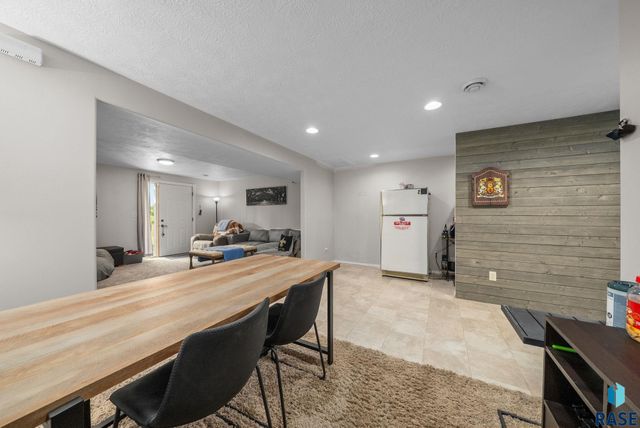 1113 N Lalley Ln Lane, Sioux Falls, SD 57107