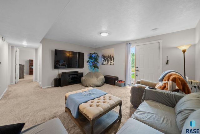 1113 N Lalley Ln Lane, Sioux Falls, SD 57107