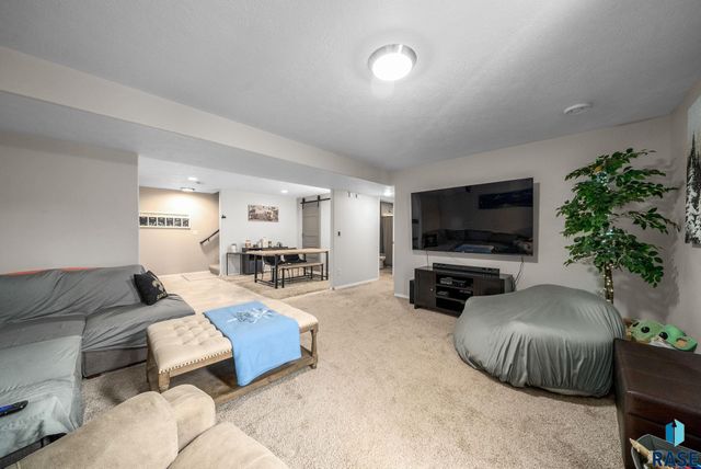 1113 N Lalley Ln Lane, Sioux Falls, SD 57107