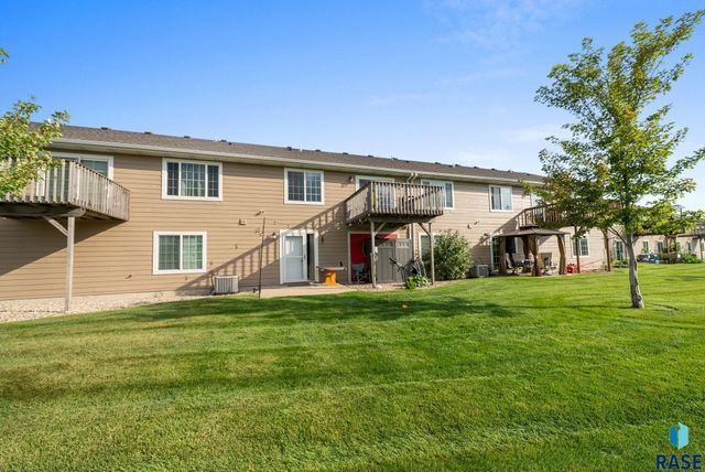 1113 N Lalley Ln Lane, Sioux Falls, SD 57107