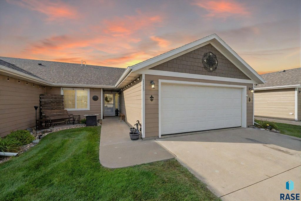 1113 N Lalley Ln Lane, Sioux Falls, SD 57107