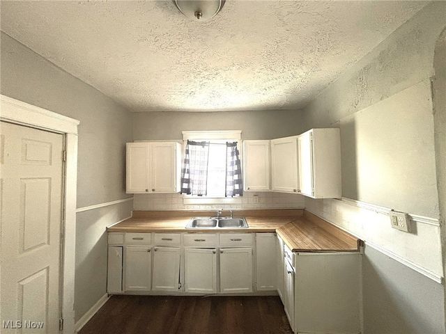 2909 Denver Avenue, Lorain, OH 44055