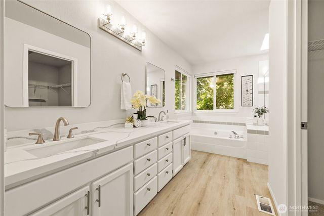10521 NE 120th Street, Kirkland, WA 98034