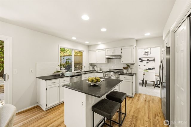 10521 NE 120th Street, Kirkland, WA 98034