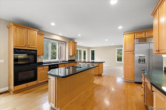 3725 Mountain Laurel Court, Oakland, MI 48363