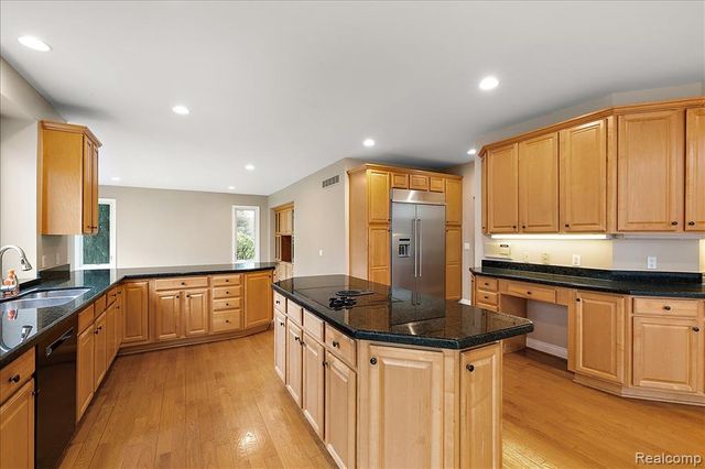 3725 Mountain Laurel Court, Oakland, MI 48363