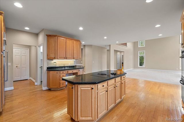 3725 Mountain Laurel Court, Oakland, MI 48363