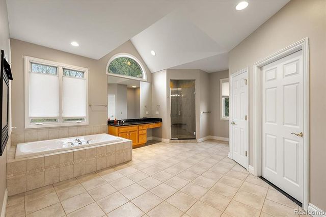3725 Mountain Laurel Court, Oakland, MI 48363