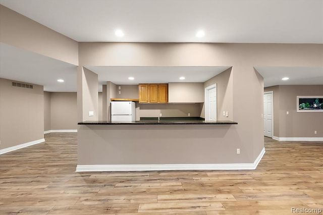 3725 Mountain Laurel Court, Oakland, MI 48363