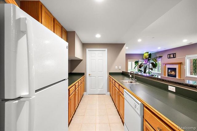 3725 Mountain Laurel Court, Oakland, MI 48363