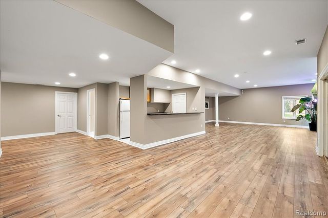 3725 Mountain Laurel Court, Oakland, MI 48363