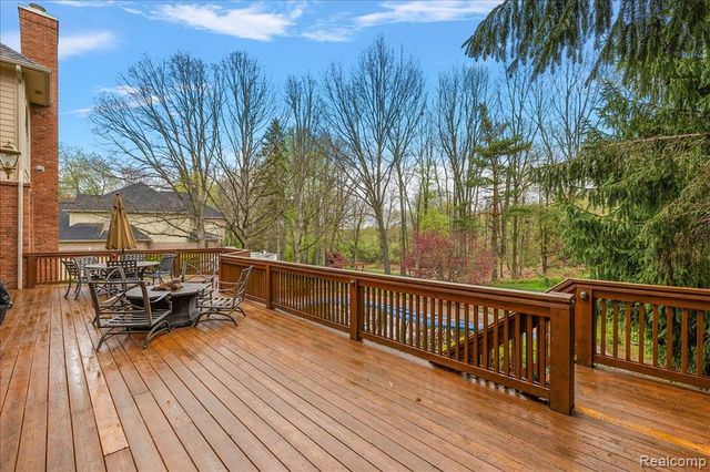 3725 Mountain Laurel Court, Oakland, MI 48363