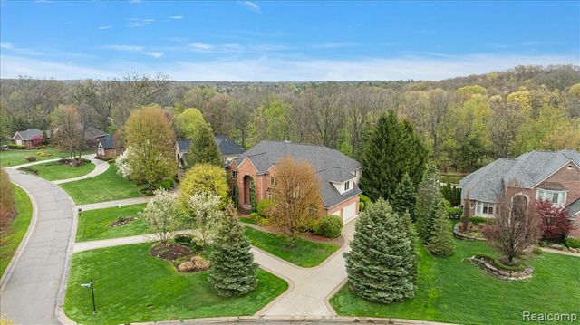 3725 Mountain Laurel Court, Oakland, MI 48363