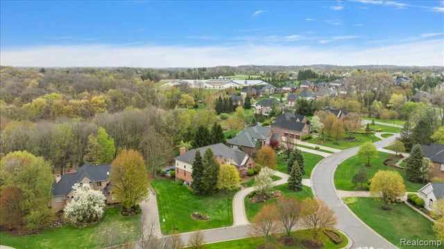 3725 Mountain Laurel Court, Oakland, MI 48363