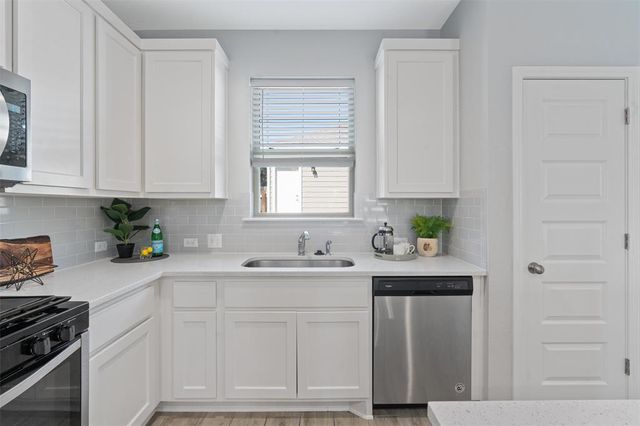 1713 Yaupon Grove LN, Leander, TX 78641
