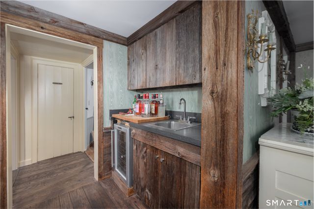 58 Good Hill Road, Woodbury, CT 06798