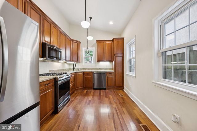 1814 E PRATT ST, Baltimore, MD 21231
