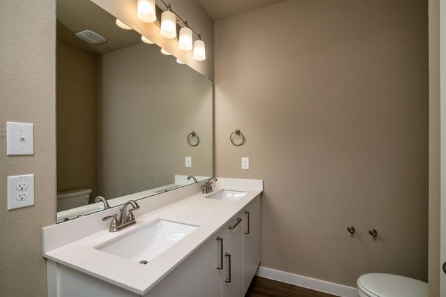 701-703-705-707 Harvest Moon Drive, Venus, TX 76084