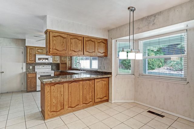 3808 Big Sky Drive NE, Albuquerque, NM 87111
