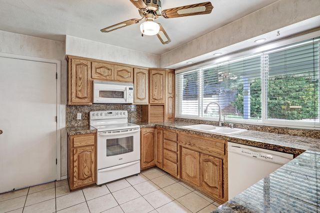 3808 Big Sky Drive NE, Albuquerque, NM 87111