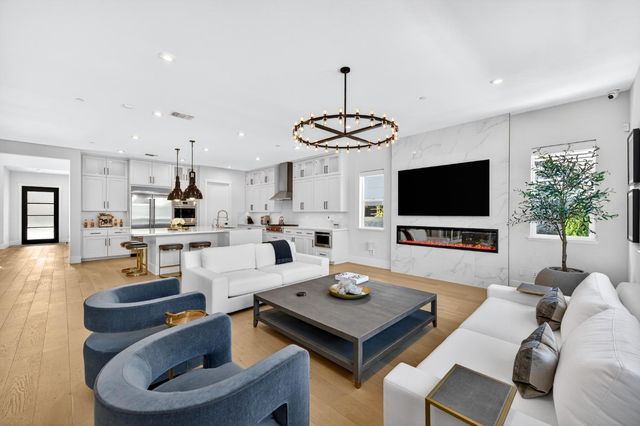 2204 Pinehurst Dr, Lincoln, CA 95648