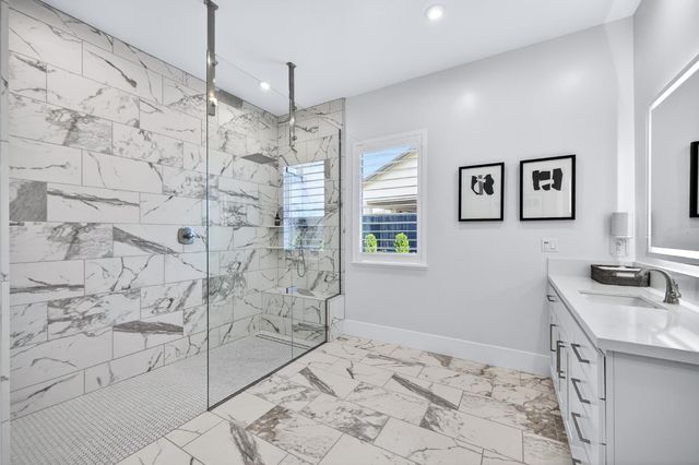 2204 Pinehurst Dr, Lincoln, CA 95648