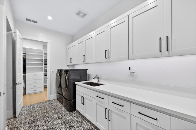 2204 Pinehurst Dr, Lincoln, CA 95648