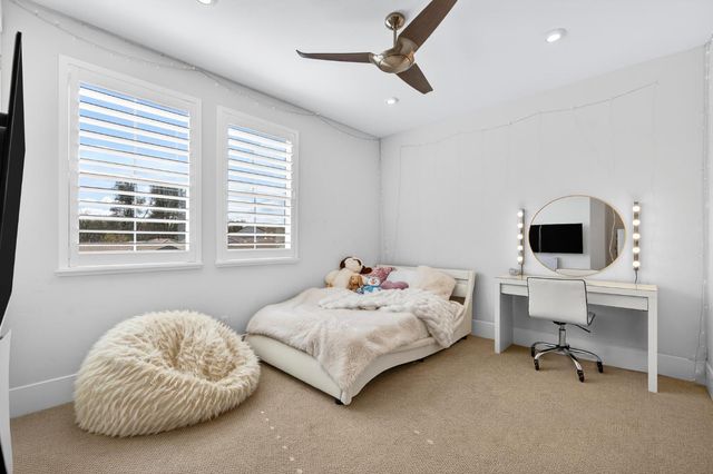 2204 Pinehurst Dr, Lincoln, CA 95648