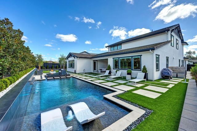 2204 Pinehurst Dr, Lincoln, CA 95648