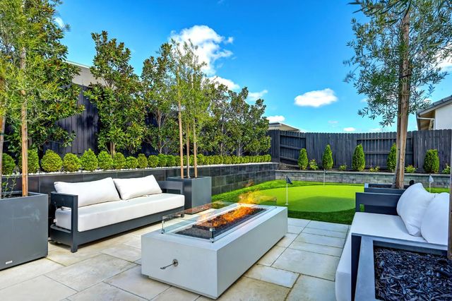 2204 Pinehurst Dr, Lincoln, CA 95648