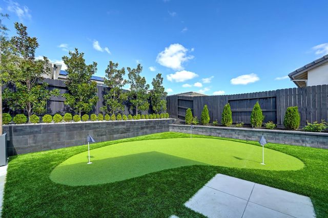 2204 Pinehurst Dr, Lincoln, CA 95648