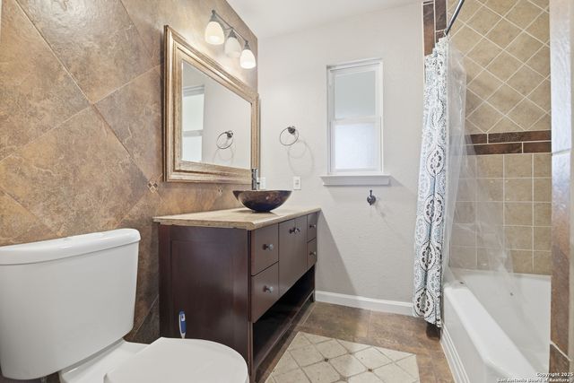 415 CALUMET PL, San Antonio, TX 78209