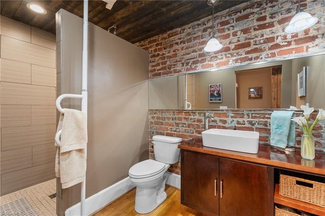 1 W 5th Street 207, Winston-salem, NC 27101