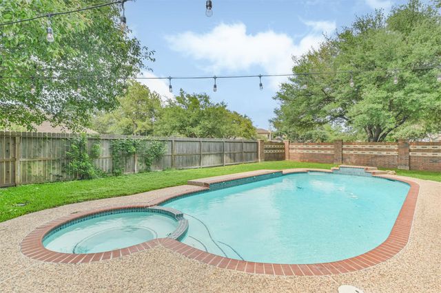 10239 Sable Trail Lane, Houston, TX 77064