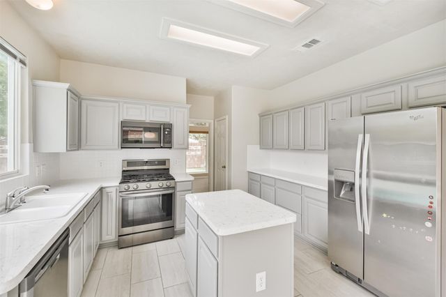 10239 Sable Trail Lane, Houston, TX 77064
