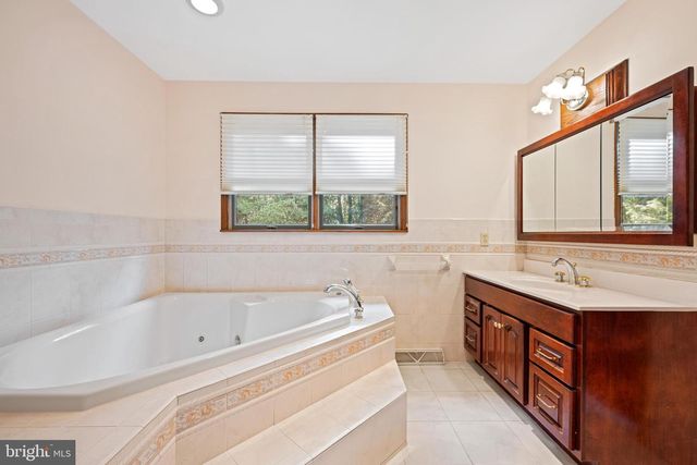 1230 VENEZIA AVE, Vineland, NJ 08361