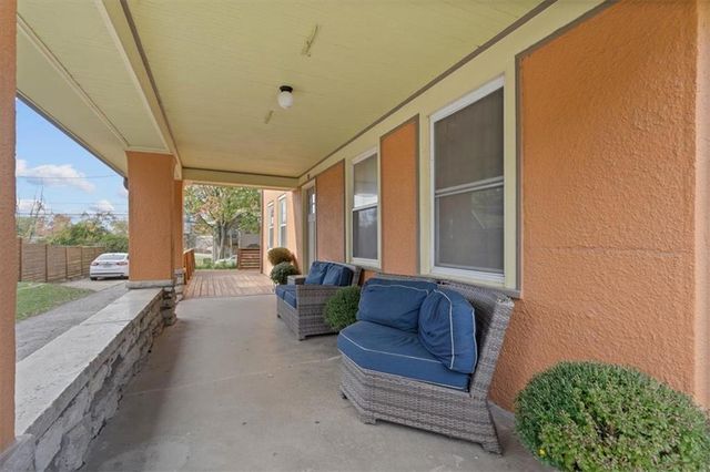 5420 Tracy Avenue, Kansas City, MO 64110