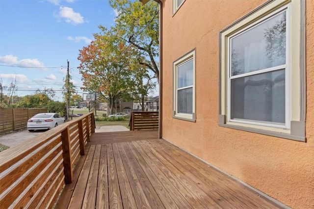 5420 Tracy Avenue, Kansas City, MO 64110