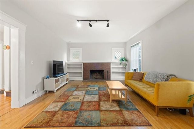 5420 Tracy Avenue, Kansas City, MO 64110
